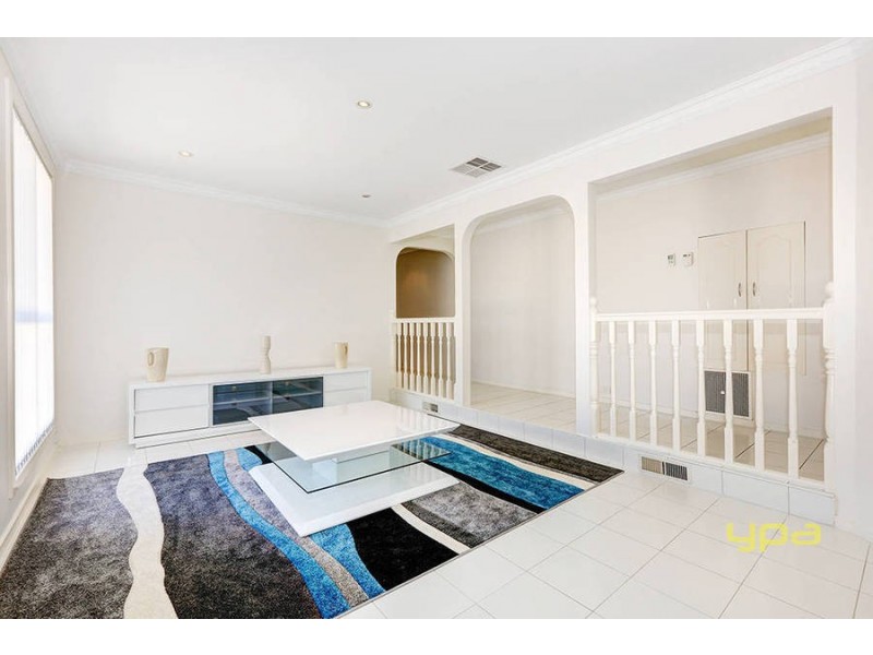 10 Elgata Close, Meadow Heights VIC 3048