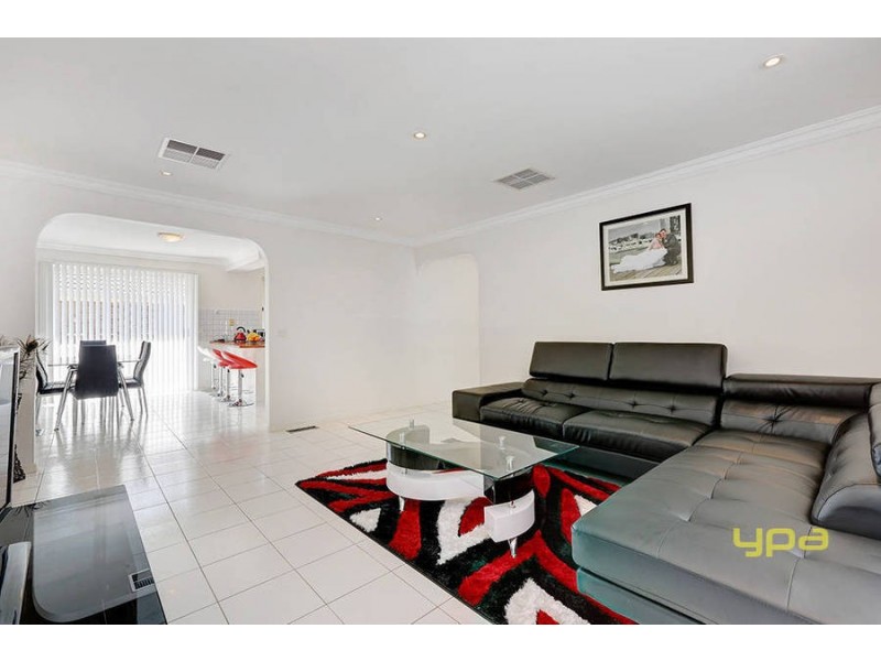 10 Elgata Close, Meadow Heights VIC 3048