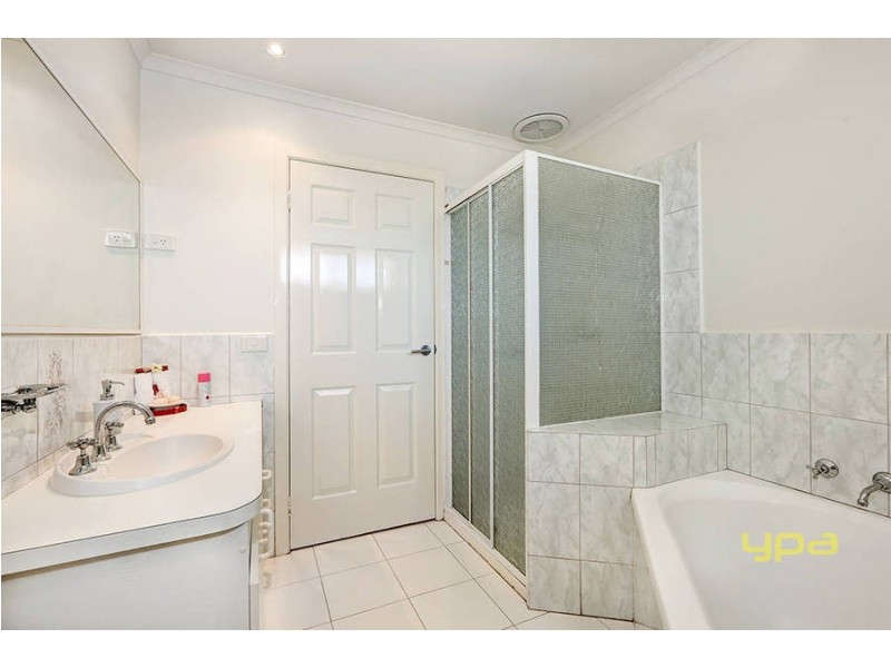 10 Elgata Close, Meadow Heights VIC 3048