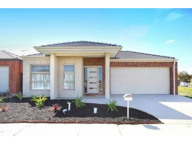 62 Biltmore Crescent, Roxburgh Park VIC 3064