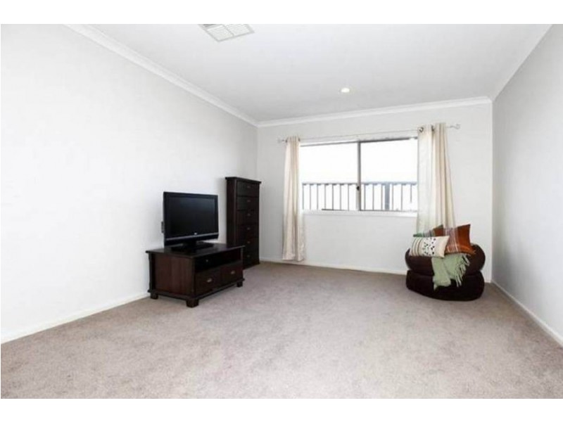 62 Biltmore Crescent, Roxburgh Park VIC 3064