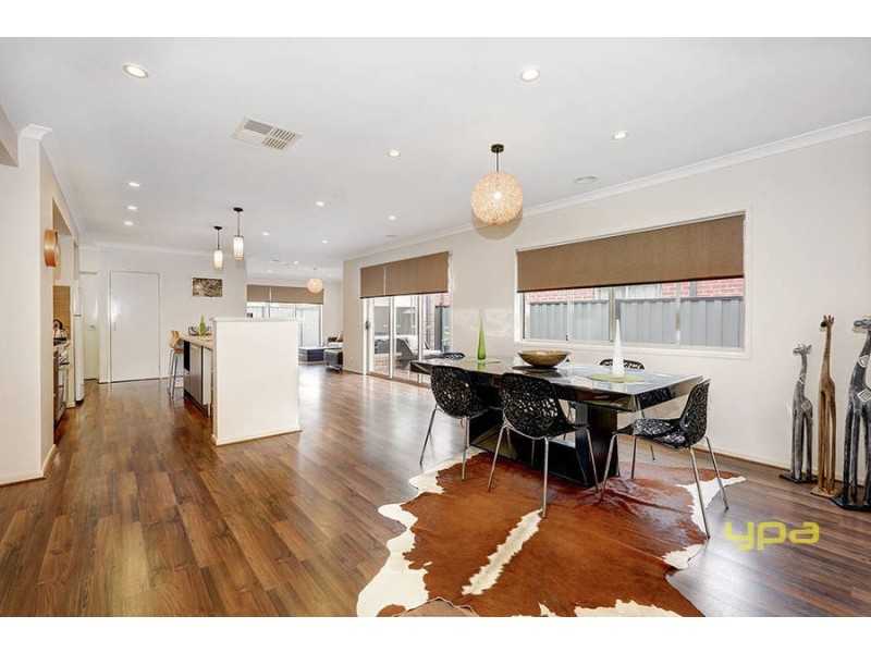 50 Biltmore Crescent, Roxburgh Park VIC 3064