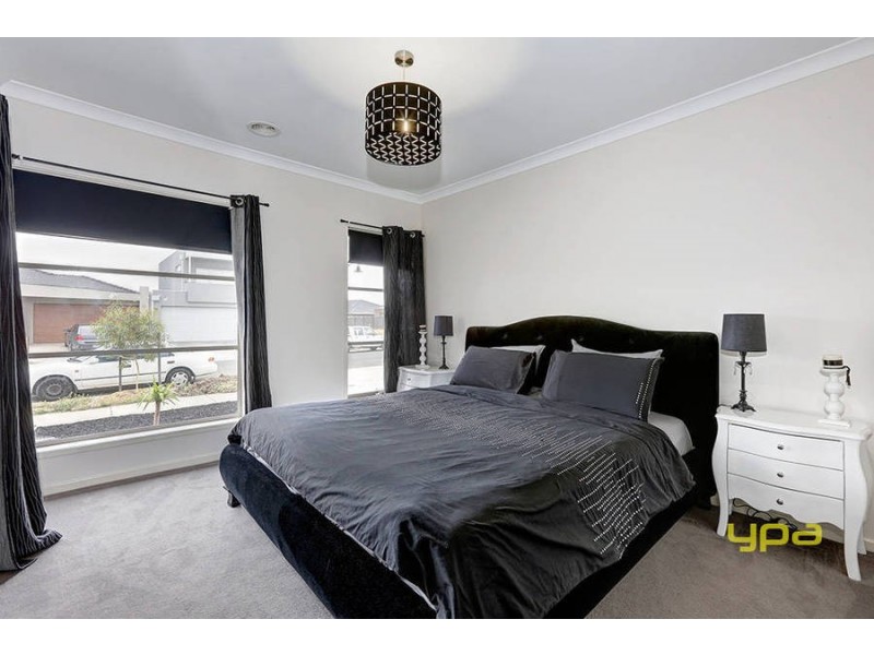 50 Biltmore Crescent, Roxburgh Park VIC 3064