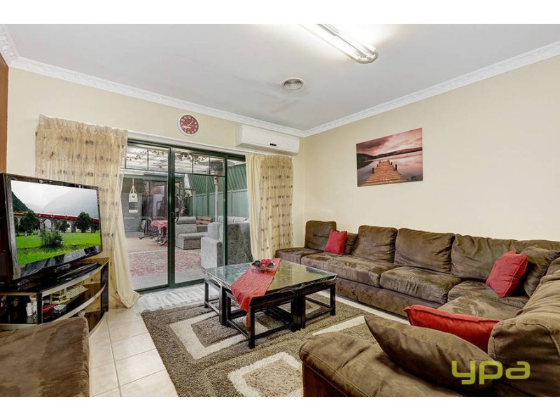 15 Franklin Avenue, Roxburgh Park VIC 3064