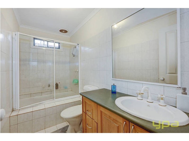 15 Franklin Avenue, Roxburgh Park VIC 3064