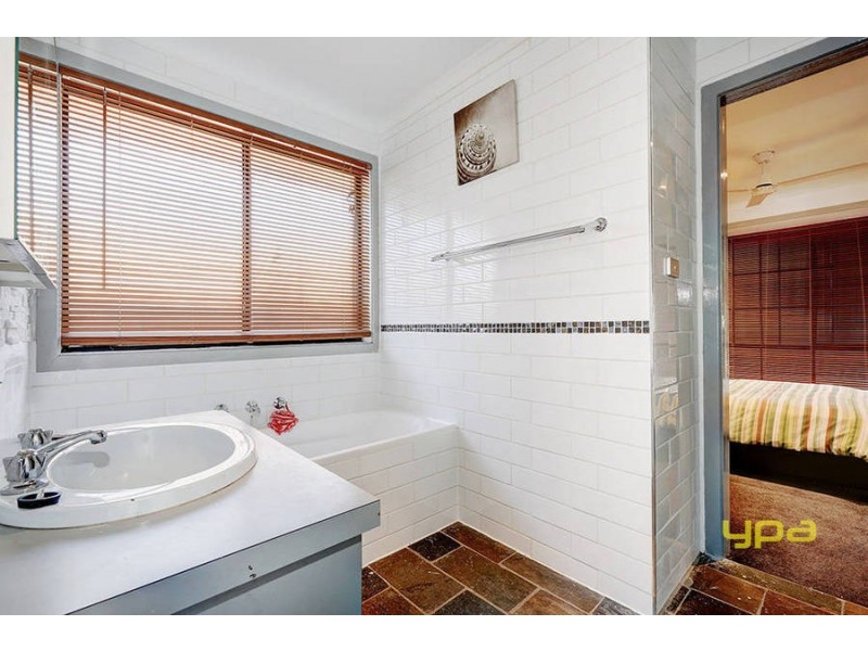 6 Manna Court, Meadow Heights VIC 3048