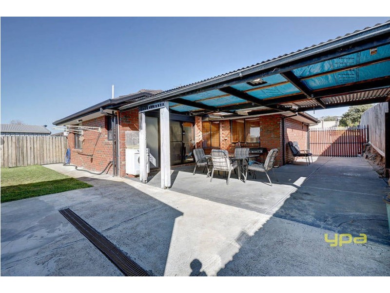 6 Manna Court, Meadow Heights VIC 3048