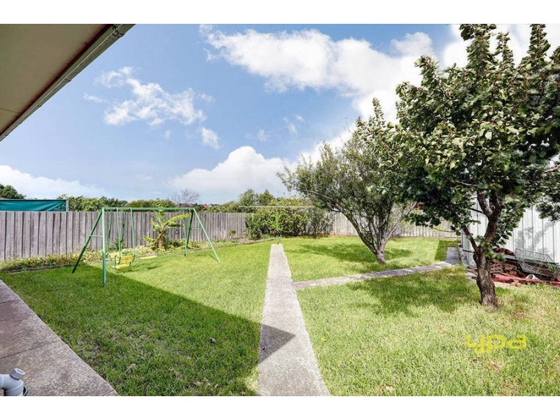 13 Themeda Court, Meadow Heights VIC 3048