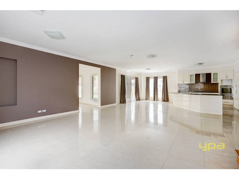 24 Wild Crescent, Roxburgh Park VIC 3064