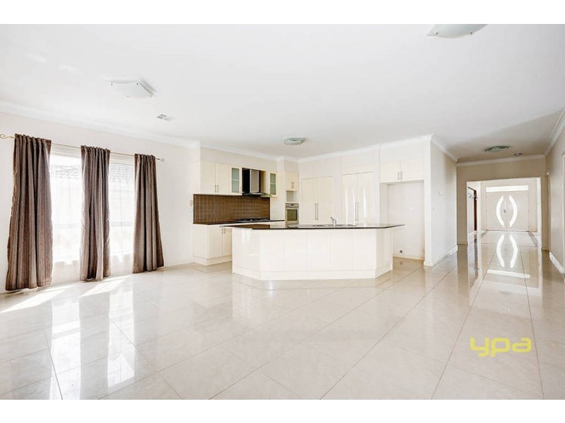 24 Wild Crescent, Roxburgh Park VIC 3064