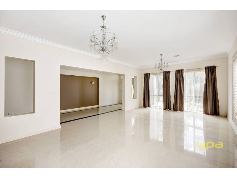 24 Wild Crescent, Roxburgh Park VIC 3064