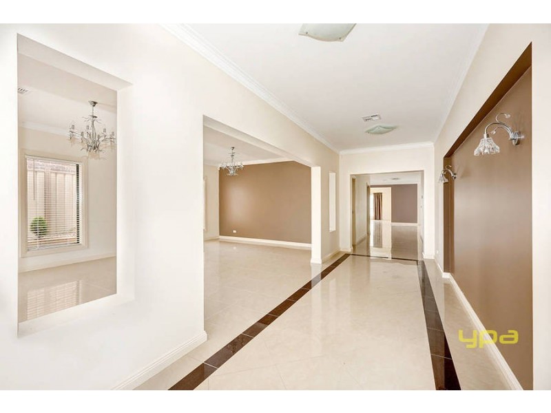 24 Wild Crescent, Roxburgh Park VIC 3064