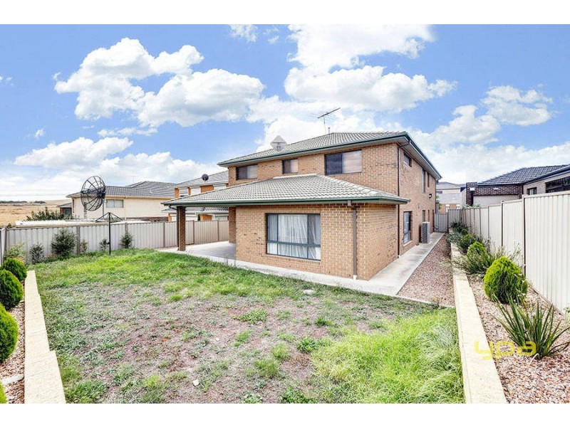 24 Wild Crescent, Roxburgh Park VIC 3064