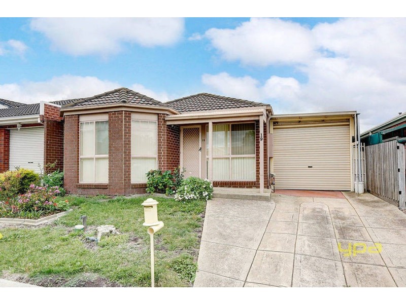 19 Pinnock Avenue, Roxburgh Park VIC 3064
