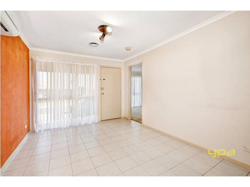 19 Pinnock Avenue, Roxburgh Park VIC 3064