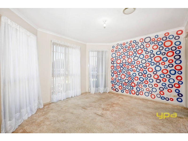 19 Pinnock Avenue, Roxburgh Park VIC 3064