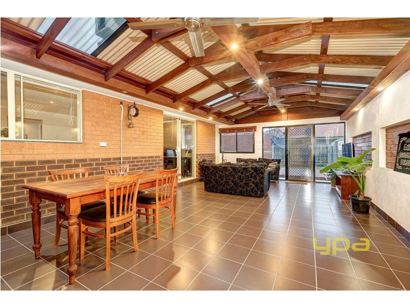 1 Kingfisher Lane, Roxburgh Park VIC 3064