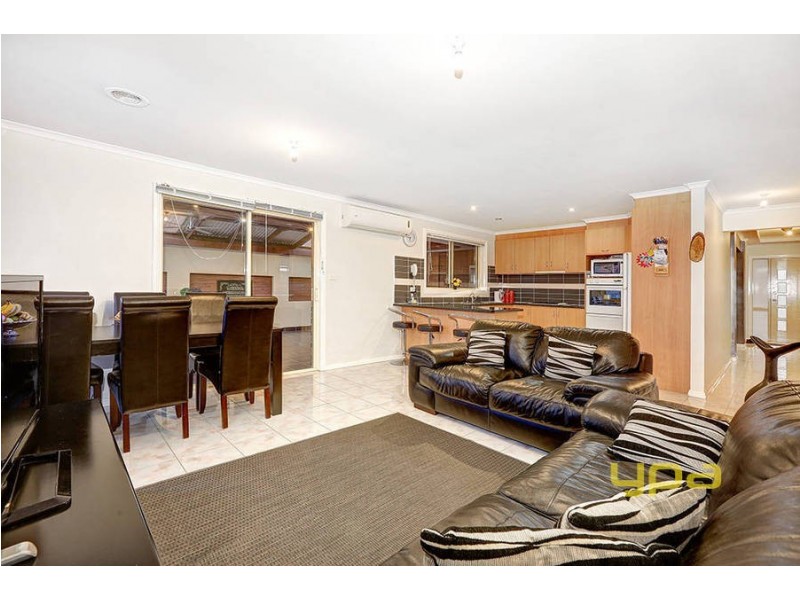 1 Kingfisher Lane, Roxburgh Park VIC 3064