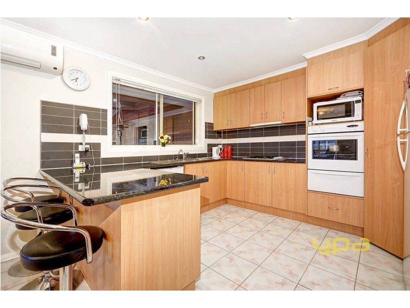 1 Kingfisher Lane, Roxburgh Park VIC 3064