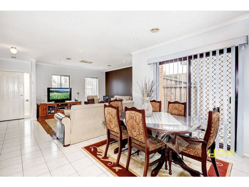 14 Madeira Court, Roxburgh Park VIC 3064