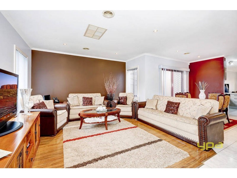 14 Madeira Court, Roxburgh Park VIC 3064