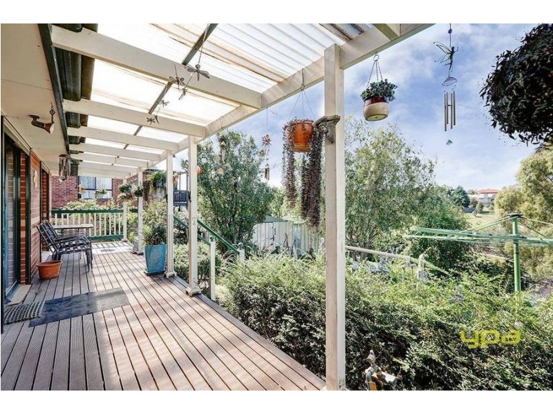 12 Magnolia Boulevard, Meadow Heights VIC 3048