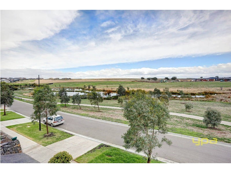 21 Mallard Circuit, Craigieburn VIC 3064
