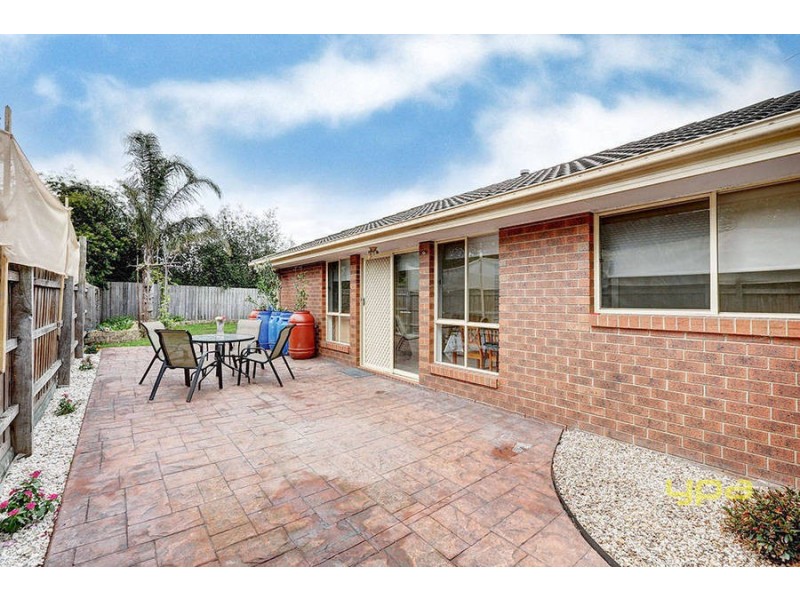 11 Lynx Avenue, Roxburgh Park VIC 3064