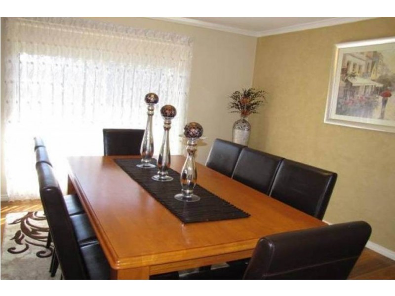 24 Bicentennial Crescent, Meadow Heights VIC 3048