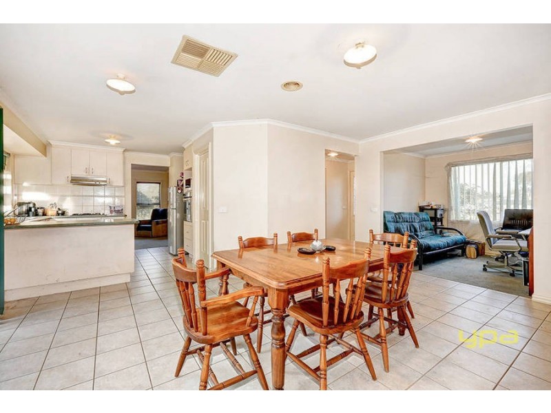 45 McIntyre Avenue, Roxburgh Park VIC 3064