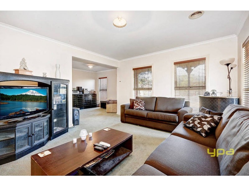 45 McIntyre Avenue, Roxburgh Park VIC 3064