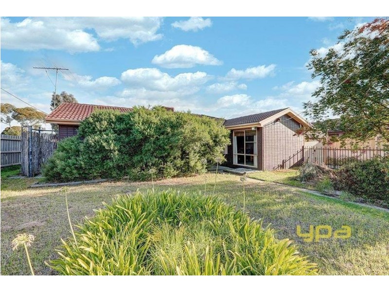 16 Canadian Court, Meadow Heights VIC 3048