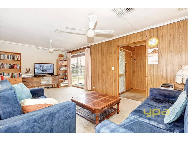 16 Canadian Court, Meadow Heights VIC 3048