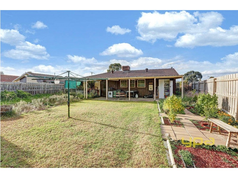 16 Canadian Court, Meadow Heights VIC 3048