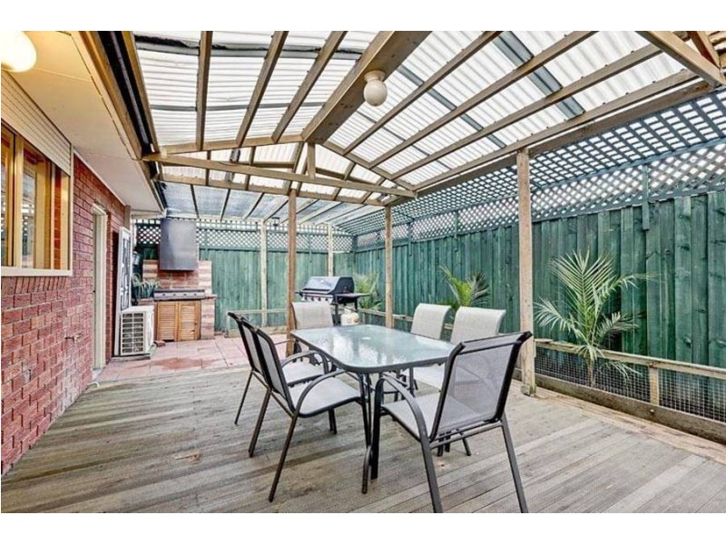 1B Woodburn Crescent, Meadow Heights VIC 3048