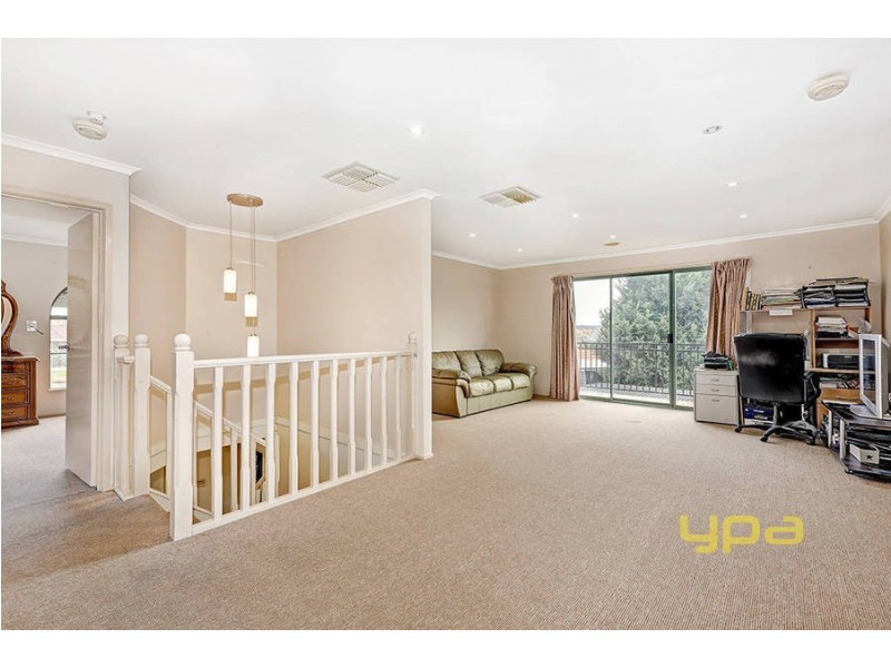 1/6 Hall Court, Meadow Heights VIC 3048