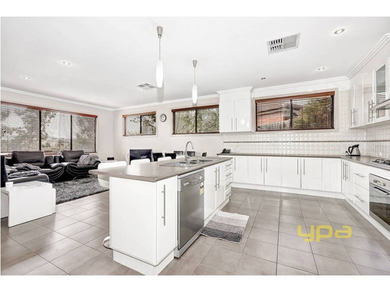 2/6 Hall Court, Meadow Heights VIC 3048