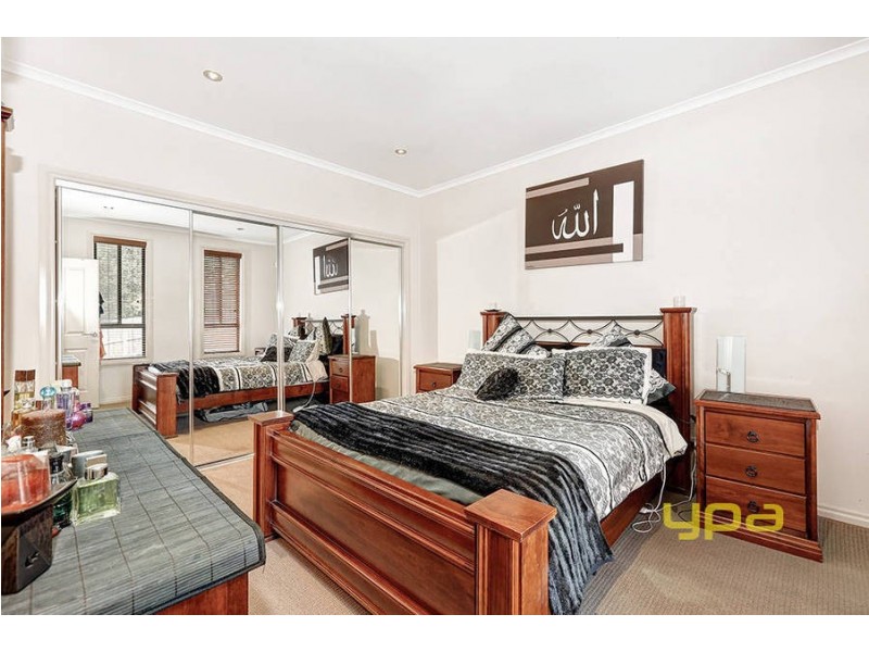 2/6 Hall Court, Meadow Heights VIC 3048