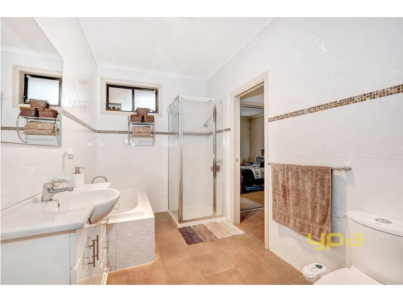 2/6 Hall Court, Meadow Heights VIC 3048