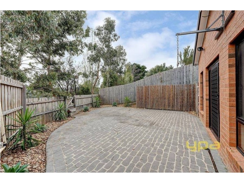 2/6 Hall Court, Meadow Heights VIC 3048