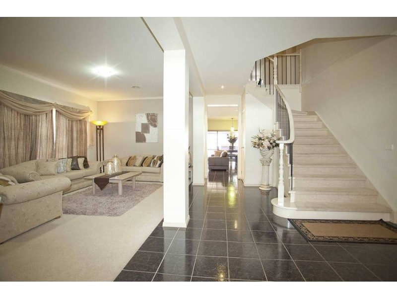 13 Inverie Court, Greenvale VIC 3059