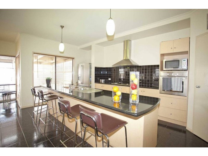 13 Inverie Court, Greenvale VIC 3059