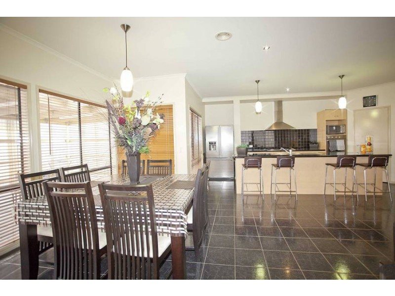 13 Inverie Court, Greenvale VIC 3059