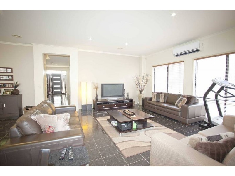 13 Inverie Court, Greenvale VIC 3059