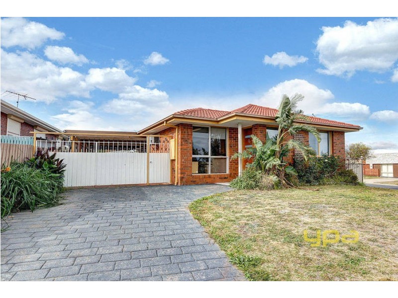 32 Cassinia Crescent, Meadow Heights VIC 3048