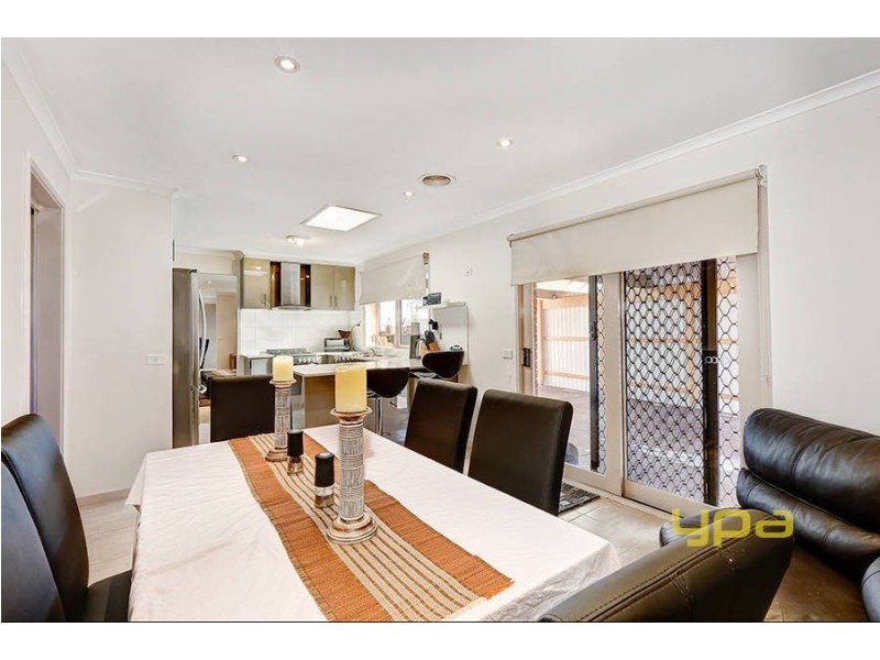 32 Cassinia Crescent, Meadow Heights VIC 3048