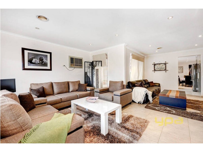 32 Cassinia Crescent, Meadow Heights VIC 3048