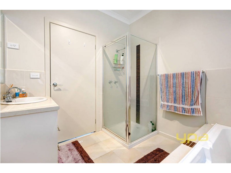 2 Atlas Street, Roxburgh Park VIC 3064