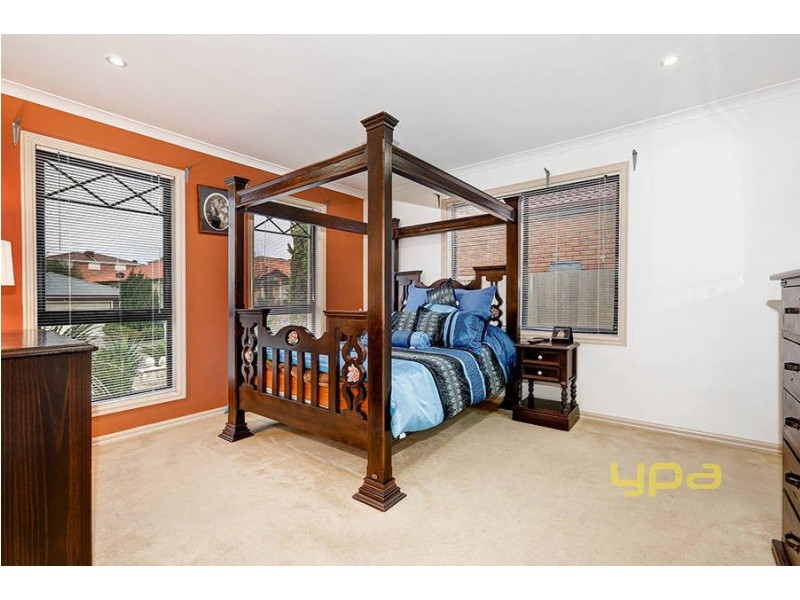 13 Correll Way, Roxburgh Park VIC 3064