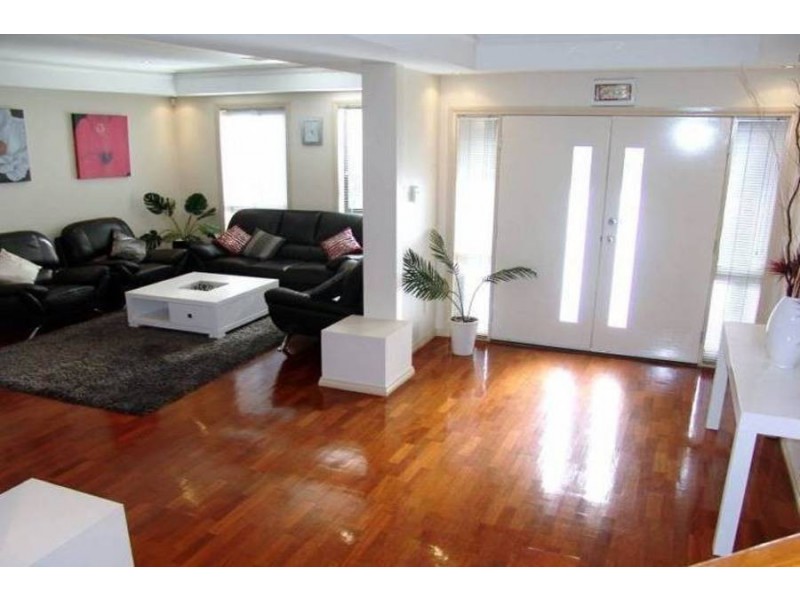 8 Chesterville Court, Roxburgh Park VIC 3064